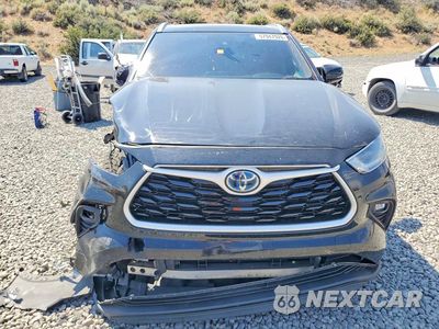 Piąte zdjęcie samochodu w środku: 2021 TOYOTA HIGHLANDER HYBRID XLE VIN:5TDHARAH5MS509089 - miniatura