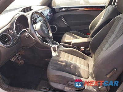 Zdjęcie 7 z 12 samochodu: 2014 VOLKSWAGEN BEETLE TURBO VIN:3VWVS7AT7EM600789 - miniatura