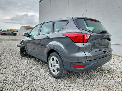 Drugie zdjęcie samochodu z przodu: 2019 FORD ESCAPE S VIN:1FMCU0F79KUB53165 - miniatura