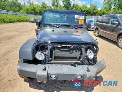 Piąte zdjęcie samochodu w środku: 2017 JEEP WRANGLER UNLIMITED SPORT VIN:1C4BJWDG7HL669036 - miniatura