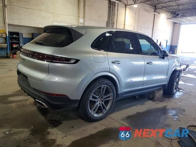 Trzecie zdjęcie samochodu z tyłu: 2026 PORSCHE CAYENNE VIN:WP1AA2AY5TDA00802 - miniatura