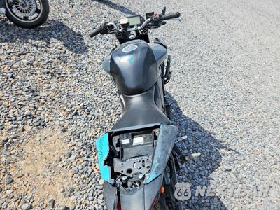 Zdjęcie 6 z 8 samochodu: 2023 YAMAHA MT-03 VIN:MH3RH20Y7PK010137 - miniatura