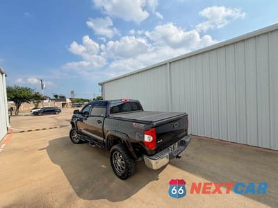Trzecie zdjęcie samochodu z tyłu: 2015 TOYOTA TUNDRA SR5 VIN:5TFDW5F11FX433517 - miniatura