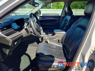 Zdjęcie 7 z 13 samochodu: 2023 JEEP GRAND CHEROKEE LIMITED VIN:1C4RJHBGXPC538534 - miniatura