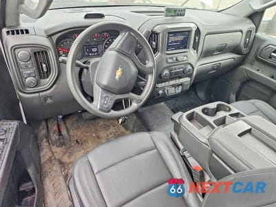 Zdjęcie 8 z 12 samochodu: 2025 CHEVROLET SILVERADO 1500 REFRIGERATED BOX TRUCK VIN:3GCNKAED9SG148938 - miniatura