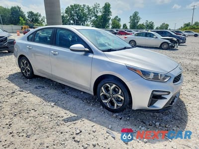 Czwarte zdjęcie samochodu z boku: 2019 KIA FORTE LXS VIN:3KPF24AD6KE007672 - miniatura