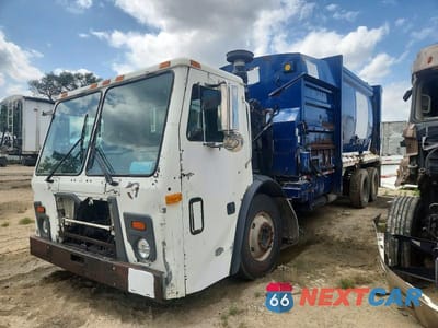 Drugie zdjęcie samochodu z przodu: 2009 MACK LEU600 REFUSE TRUCK VIN:1M2AU02C79M003138 - miniatura