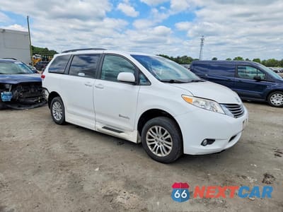 Czwarte zdjęcie samochodu z boku: 2013 TOYOTA SIENNA XLE 8-PASSENGER VIN:5TDYK3DC7DS289352 - miniatura