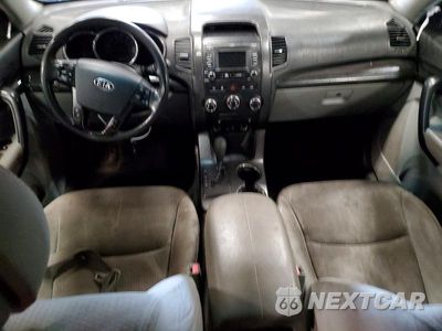 Zdjęcie 8 z 12 samochodu: 2013 KIA SORENTO LX VIN:5XYKT3A60DG396662 - miniatura