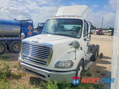 Drugie zdjęcie samochodu z przodu: 2017 FREIGHTLINER BUSINESS CLASS M2 SEMI TRUCK VIN:3AKJC5DV1HDJE0029 - miniatura