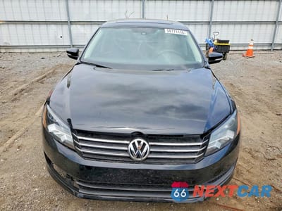 Piąte zdjęcie samochodu w środku: 2013 VOLKSWAGEN PASSAT SE VIN:1VWBP7A34DC057986 - miniatura