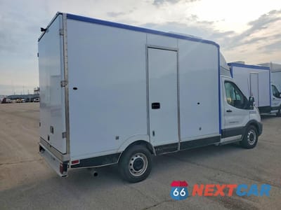 Trzecie zdjęcie samochodu z tyłu: 2020 FORD TRANSIT DELIVERY TRUCK VIN:1FDBW5Z88LKB52495 - miniatura
