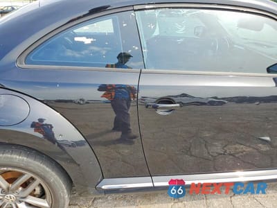Zdjęcie 10 z 12 samochodu: 2014 VOLKSWAGEN BEETLE VIN:3VWJX7AT7EM631685 - miniatura