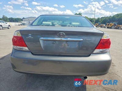 Zdjęcie 6 z 12 samochodu: 2005 TOYOTA CAMRY LE VIN:4T1BE32K65U545027 - miniatura