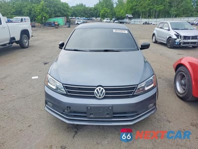 Piąte zdjęcie samochodu w środku: 2016 VOLKSWAGEN JETTA SPORT VIN:3VWD17AJ3GM252148 - miniatura
