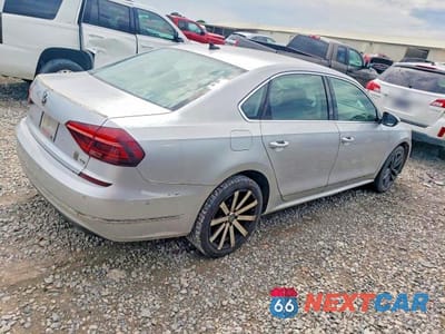Trzecie zdjęcie samochodu z tyłu: 2017 VOLKSWAGEN PASSAT SEL PREMIUM VIN:1VWCT7A37HC002972 - miniatura