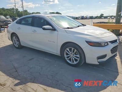 Czwarte zdjęcie samochodu z boku: 2018 CHEVROLET MALIBU LT VIN:1G1ZD5ST2JF143300 - miniatura