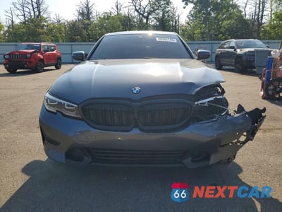 Piąte zdjęcie samochodu w środku: 2019 BMW 330XI VIN:WBA5R7C56KAJ80509 - miniatura
