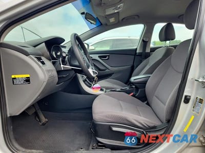Zdjęcie 7 z 12 samochodu: 2016 HYUNDAI ELANTRA SE VIN:5NPDH4AE1GH661352 - miniatura