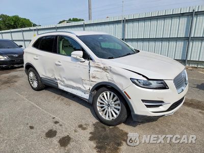 Czwarte zdjęcie samochodu z boku: 2019 LINCOLN MKC VIN:5LMCJ1D97KUL31400 - miniatura