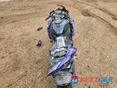 Zdjęcie 6 z 10 samochodu: 2008 HONDA CBR600 RR VIN:JH2PC40088M101683 - miniatura