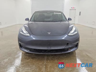 Piąte zdjęcie samochodu w środku: 2018 TESLA MODEL 3 VIN:5YJ3E1EB3JF185257 - miniatura