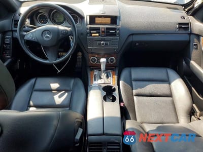 Zdjęcie 8 z 13 samochodu: 2011 MERCEDES-BENZ C 300 4MATIC VIN:WDDGF8BB3BR133995 - miniatura
