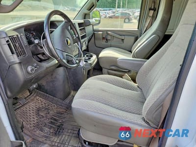Zdjęcie 7 z 13 samochodu: 2021 CHEVROLET EXPRESS 25 - DELIVERY VAN VIN:1GCWGAFP2M1191422 - miniatura