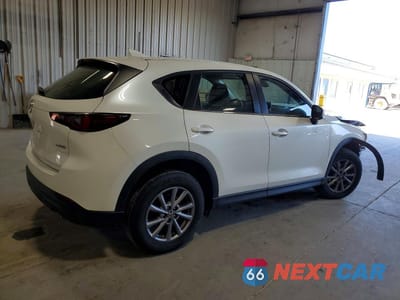 Trzecie zdjęcie samochodu z tyłu: 2022 MAZDA CX-5 VIN:JM3KFBAM9N0546833 - miniatura