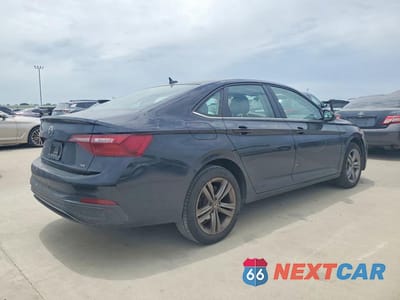 Trzecie zdjęcie samochodu z tyłu: 2024 VOLKSWAGEN JETTA SE VIN:3VWEM7BU8RM049571 - miniatura