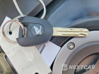 Zdjęcie 8 z 9 samochodu: 2025 HONDA CB750 A VIN:JH2RH240XSK002892 - miniatura