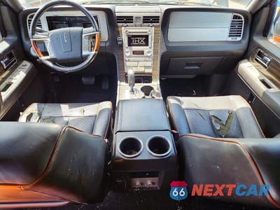 Zdjęcie 8 z 13 samochodu: 2007 LINCOLN NAVIGATOR VIN:5LMFU28527LJ10978 - miniatura