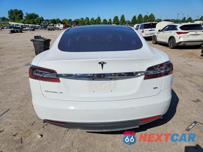 Zdjęcie 6 z 12 samochodu: 2014 TESLA MODEL S VIN:5YJSA1H19EFP40101 - miniatura