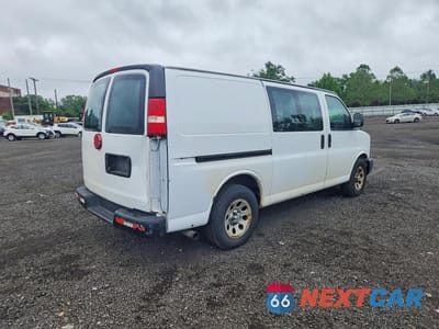 Trzecie zdjęcie samochodu z tyłu: 2013 CHEVROLET EXPRESS G1500 VIN:1GCSGAFXXD1162555 - miniatura
