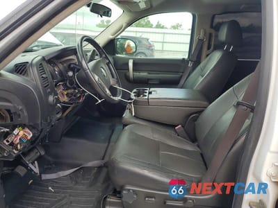 Zdjęcie 7 z 13 samochodu: 2009 GMC SIERRA C1500 SLE VIN:3GTEC23039G268554 - miniatura
