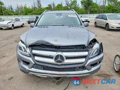 Piąte zdjęcie samochodu w środku: 2016 MERCEDES-BENZ GL 450 4MATIC VIN:4JGDF6EE9GA648315 - miniatura