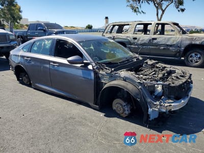 Czwarte zdjęcie samochodu z boku: 2019 HONDA ACCORD SPORT VIN:1HGCV1F37KA024798 - miniatura