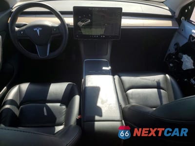 Zdjęcie 8 z 13 samochodu: 2021 TESLA MODEL Y VIN:5YJYGDEE8MF229415 - miniatura