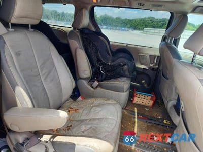 Zdjęcie 11 z 13 samochodu: 2011 TOYOTA SIENNA LIMITED 7-PASSENGER VIN:5TDDK3DC1BS020016 - miniatura
