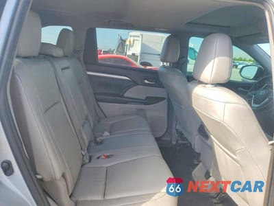 Zdjęcie 11 z 13 samochodu: 2019 TOYOTA HIGHLANDER XLE VIN:5TDKZRFH2KS554219 - miniatura