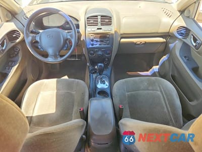 Zdjęcie 8 z 13 samochodu: 2004 HYUNDAI SANTA FE GLS VIN:KM8SC73DX4U728314 - miniatura