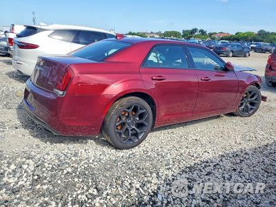 Trzecie zdjęcie samochodu z tyłu: 2019 CHRYSLER 300 S VIN:2C3CCABG5KH654015 - miniatura