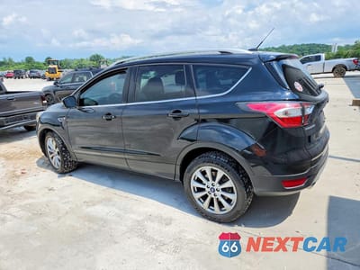 Drugie zdjęcie samochodu z przodu: 2017 FORD ESCAPE TITANIUM VIN:1FMCU0JD8HUB52644 - miniatura