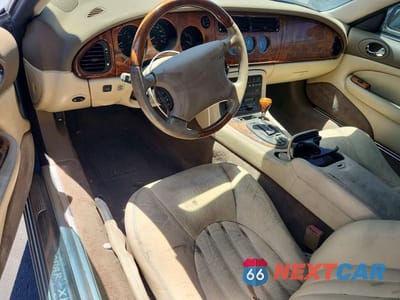 Zdjęcie 8 z 12 samochodu: 1997 JAGUAR XK8 VIN:SAJGX2748VC015741 - miniatura