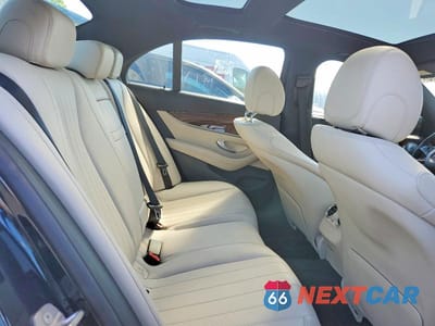 Zdjęcie 10 z 12 samochodu: 2017 MERCEDES-BENZ E 300 4MATIC VIN:WDDZF4KB8HA121429 - miniatura