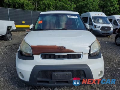 Piąte zdjęcie samochodu w środku: 2010 KIA SOUL + VIN:KNDJT2A23A7041366 - miniatura