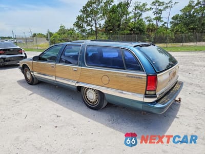 Drugie zdjęcie samochodu z przodu: 1995 BUICK ROADMASTER ESTATE VIN:1G4BR82P8SR416654 - miniatura