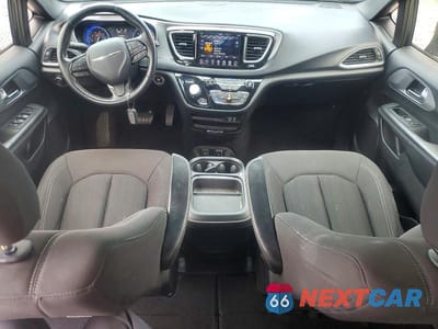Zdjęcie 8 z 13 samochodu: 2019 CHRYSLER PACIFICA TOURING PLUS VIN:2C4RC1FG8KR705422 - miniatura