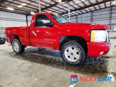 Czwarte zdjęcie samochodu z boku: 2009 CHEVROLET SILVERADO K1500 LT VIN:1GCEK24J59Z109836 - miniatura