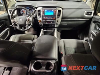Zdjęcie 8 z 12 samochodu: 2018 NISSAN TITAN SV VIN:1N6AA1C59JN506586 - miniatura